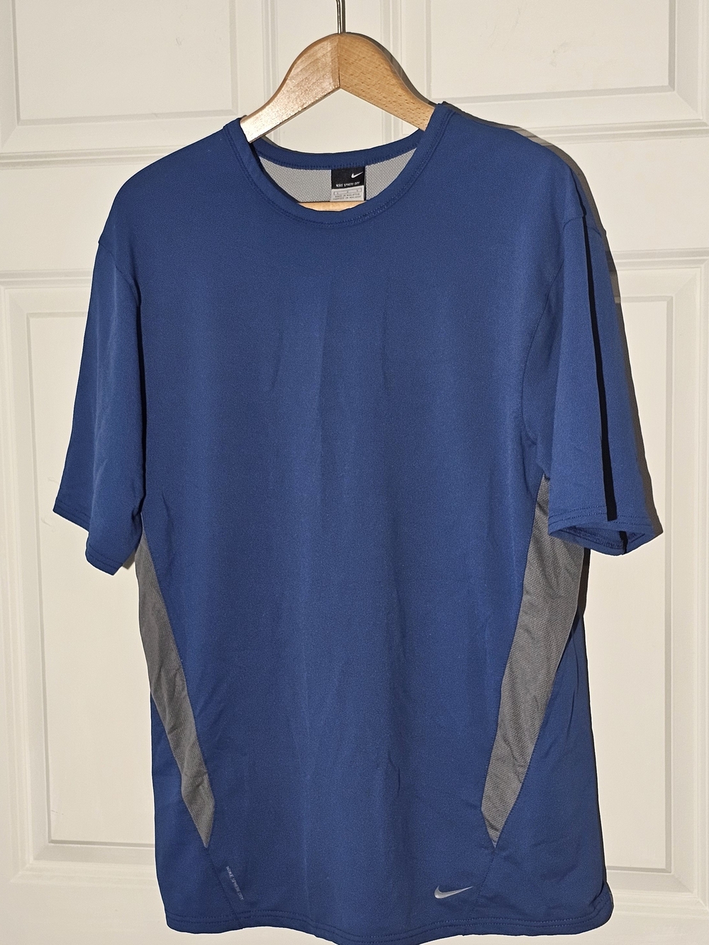 Nike Men’s Blue Athletic Crew Neck Shirt